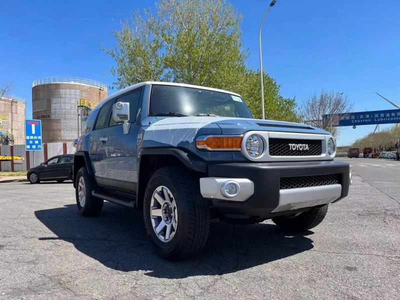 2025新款兰德酷路泽中东版团购价格69万起 欢迎上门试驾