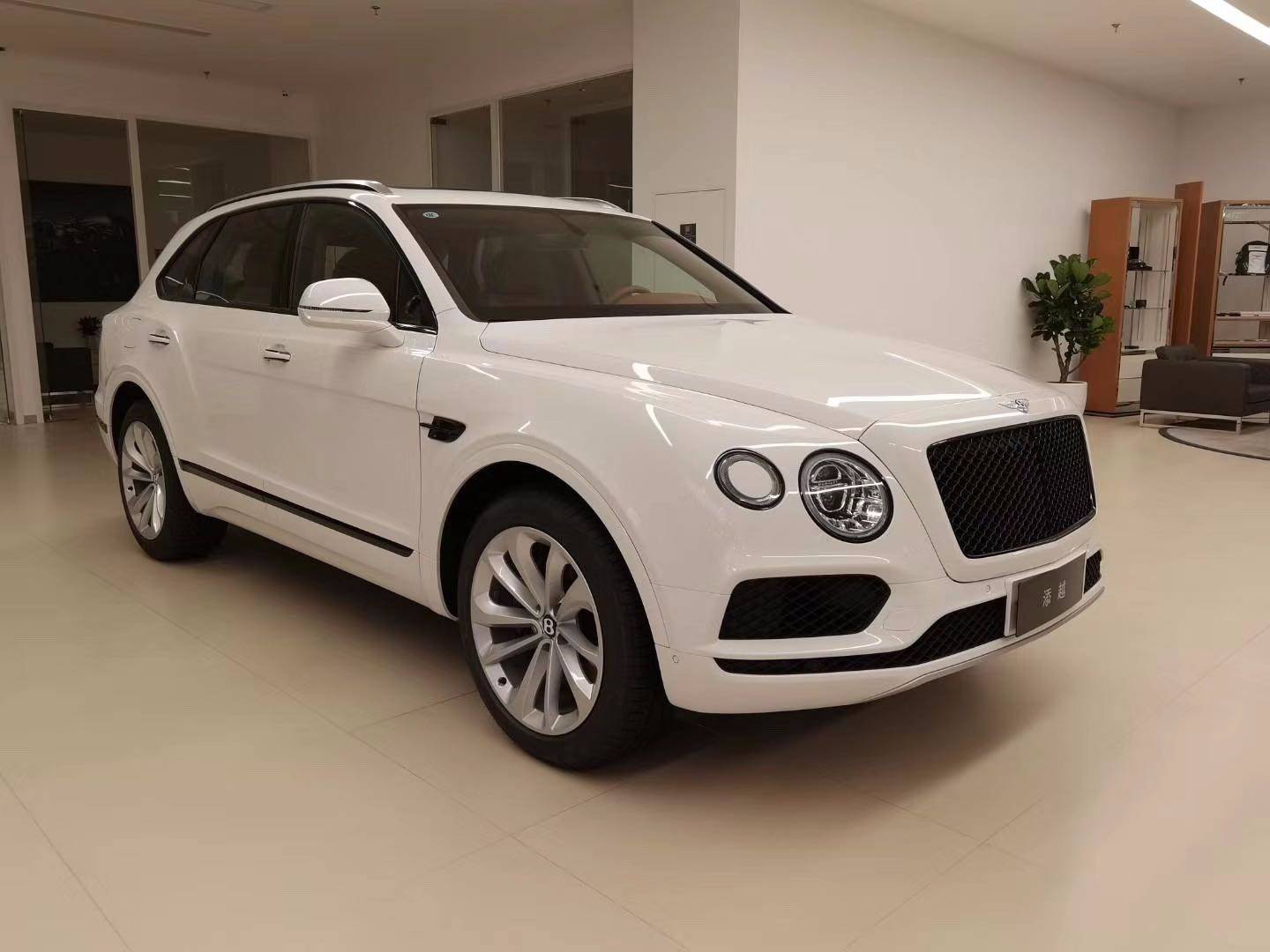 成都宾利添越让利直降73万 仅203万可入手