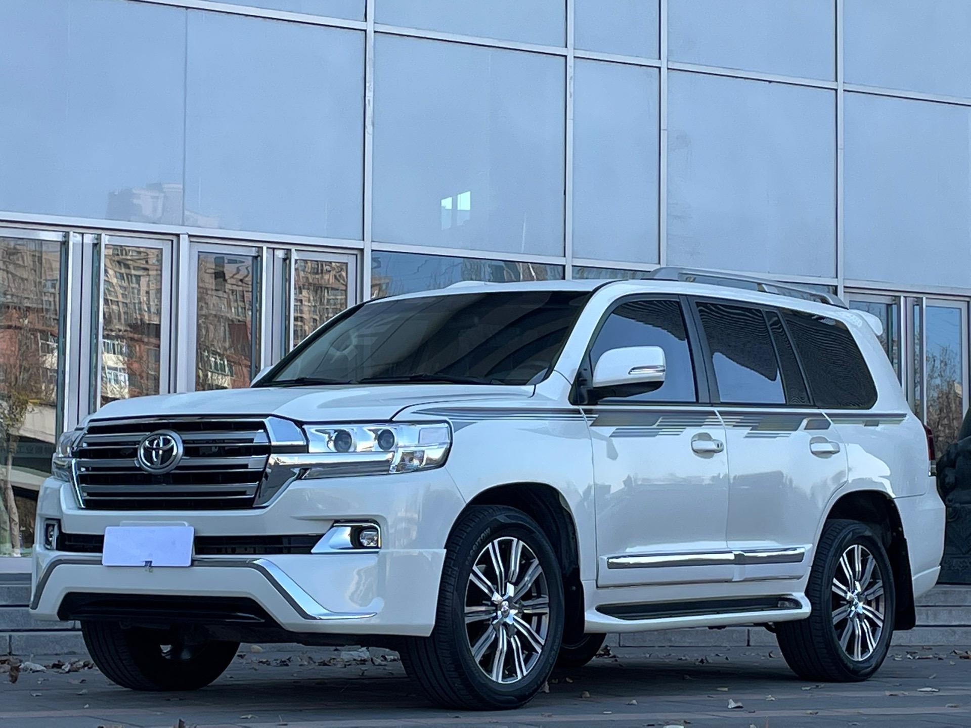 成都丰田兰德酷路泽美规版团购优惠9万 欢迎前来试驾