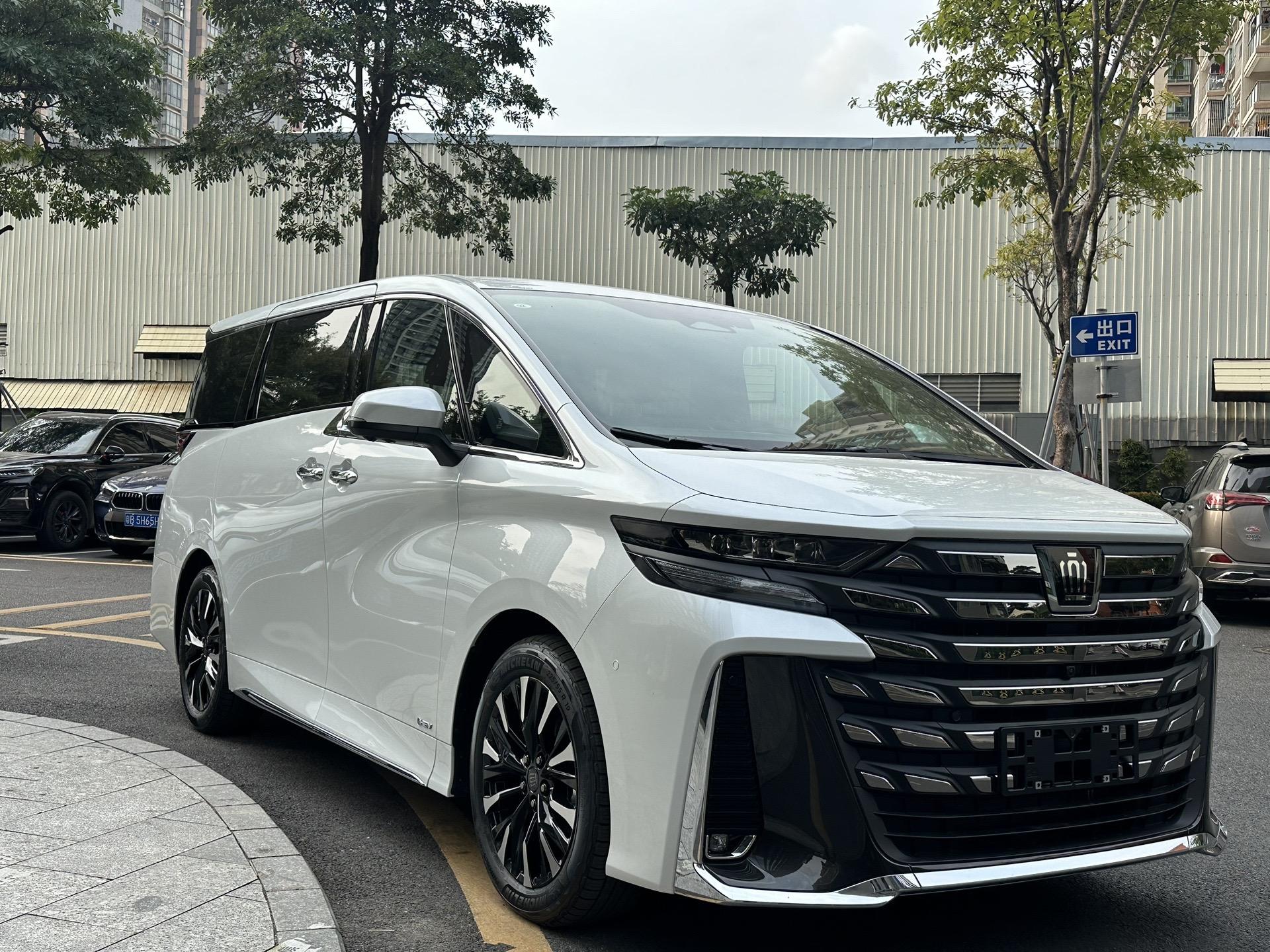 全能型四驱MPV 丰田威尔法7座商务车 宜商宜家用