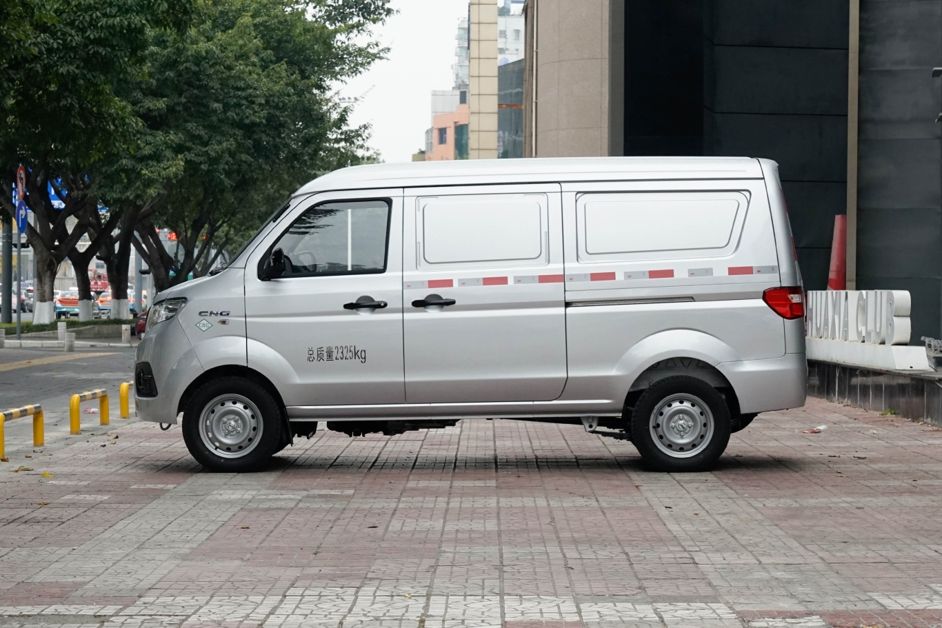 成都小海狮X30 CNG售价3.99万起 最高优惠0.20万