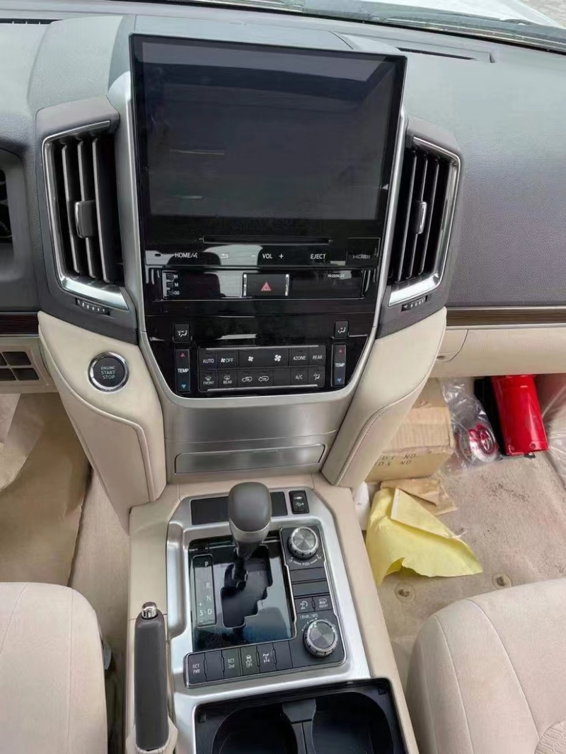 成都平行进口兰德酷路泽价格优惠34.8万 欢迎前来试驾