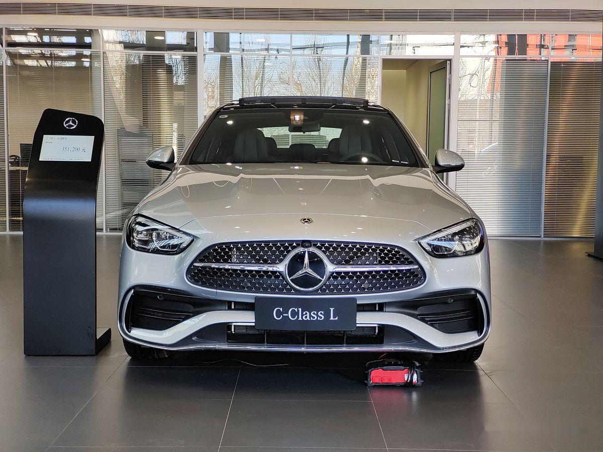 成都奔驰V级报价50万起 欢迎试乘试驾