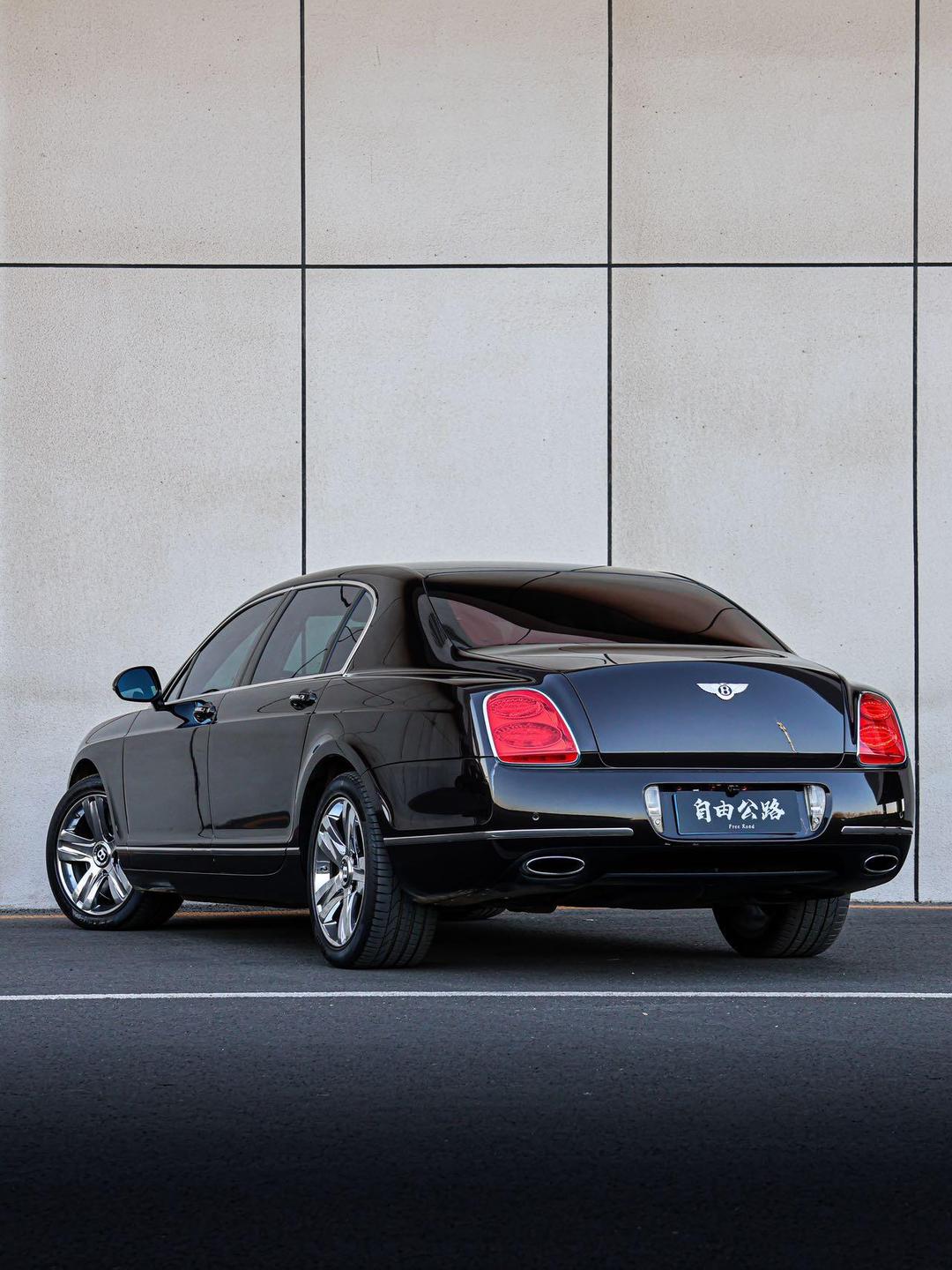 成都宾利飞驰平价销售196万起 欢迎上门试驾