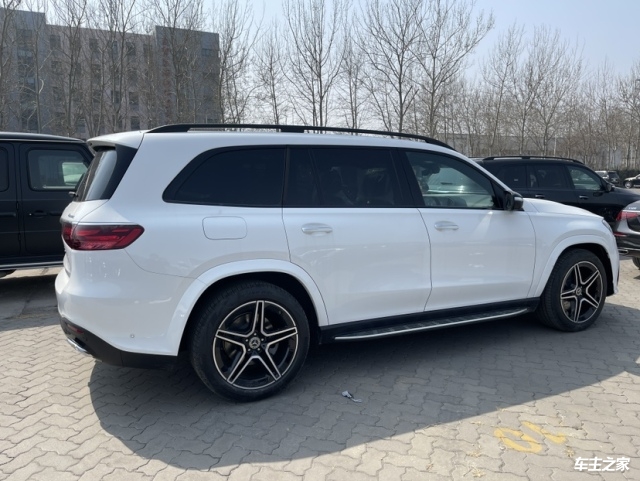 平行进口奔驰GLS加版团购最高优惠60万 欢迎前来试驾