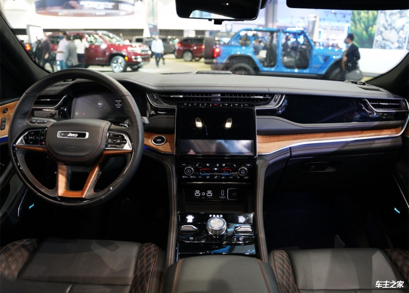 成都大切诺基4xe(进口)优惠32.09万 最低仅售27.90万