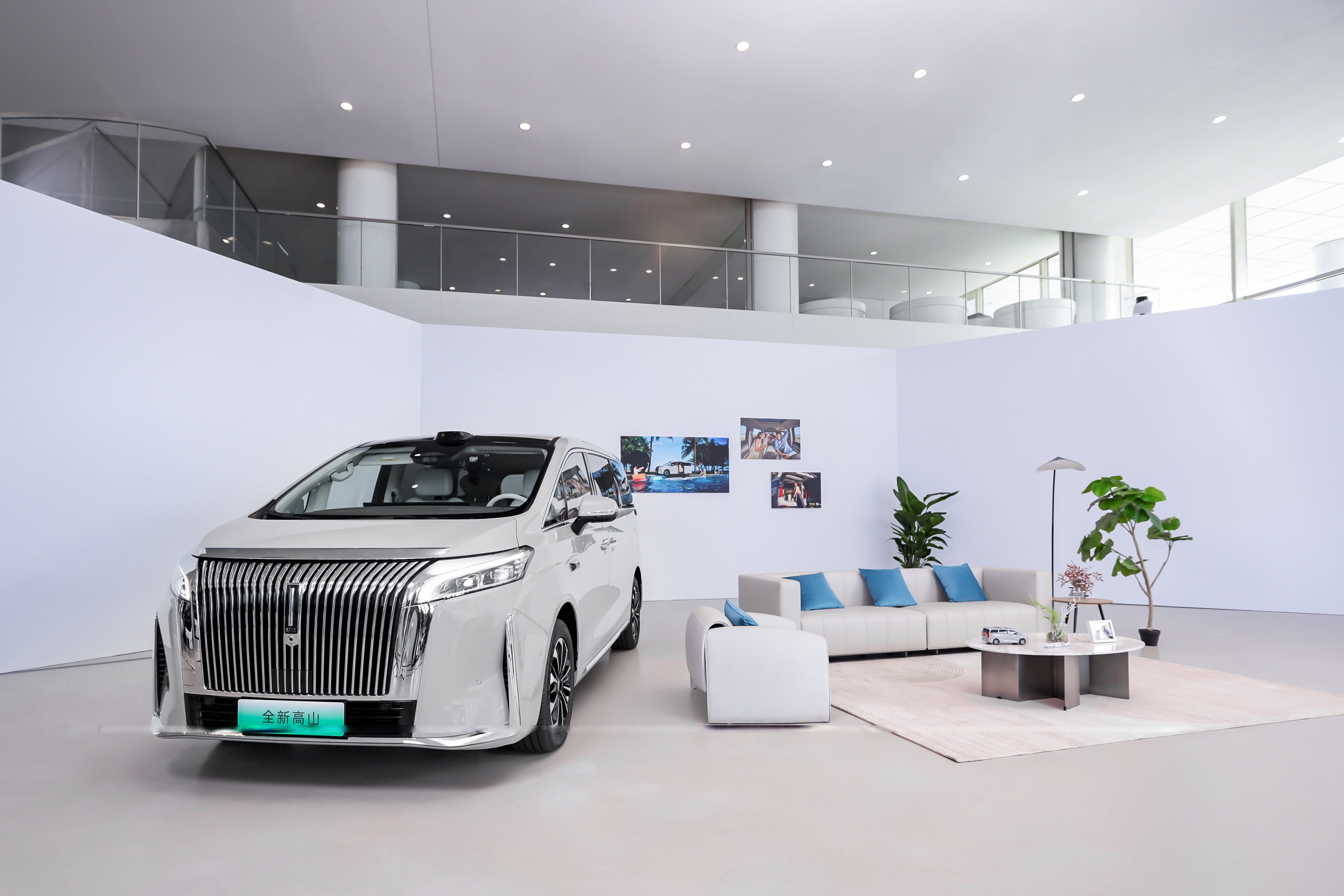 2025成都车展：魏牌高山7正式亮相