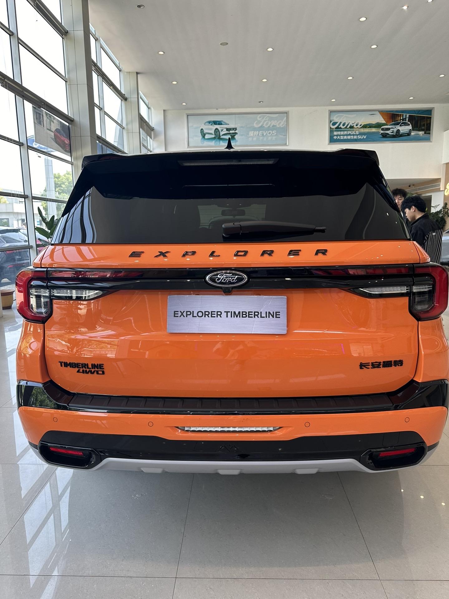 解锁近 6㎡套内面积,实拍福特探险者昆仑穿越版