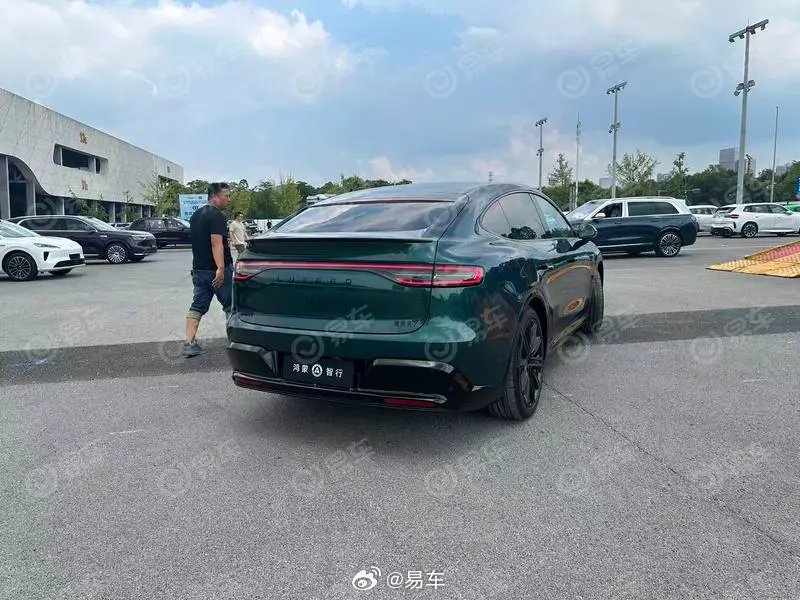 成都智界R7报价24.98万起 暂无优惠