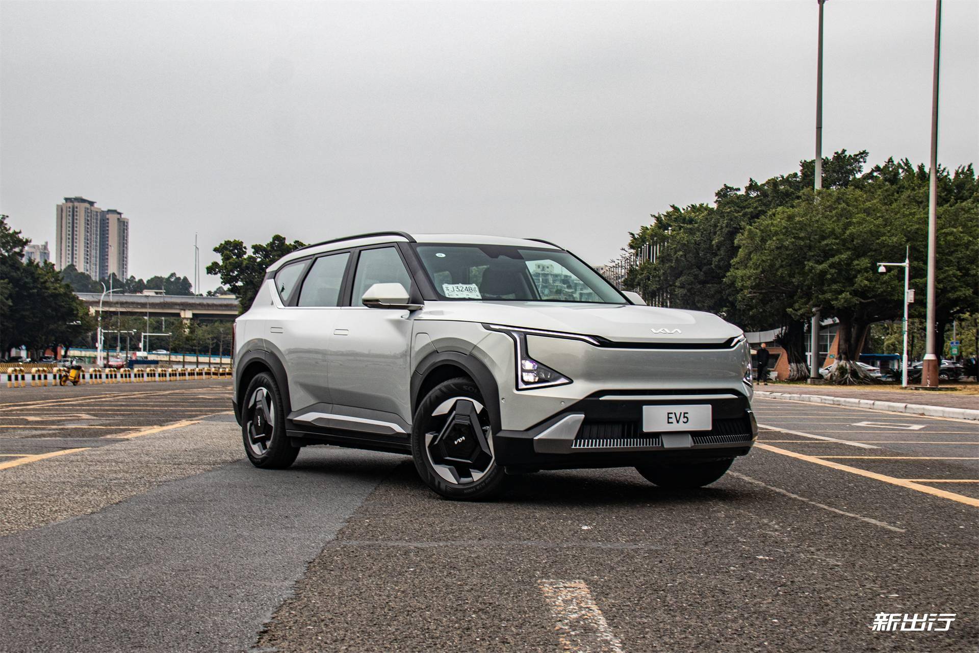 成都起亚EV5售价13.98万起 暂无优惠