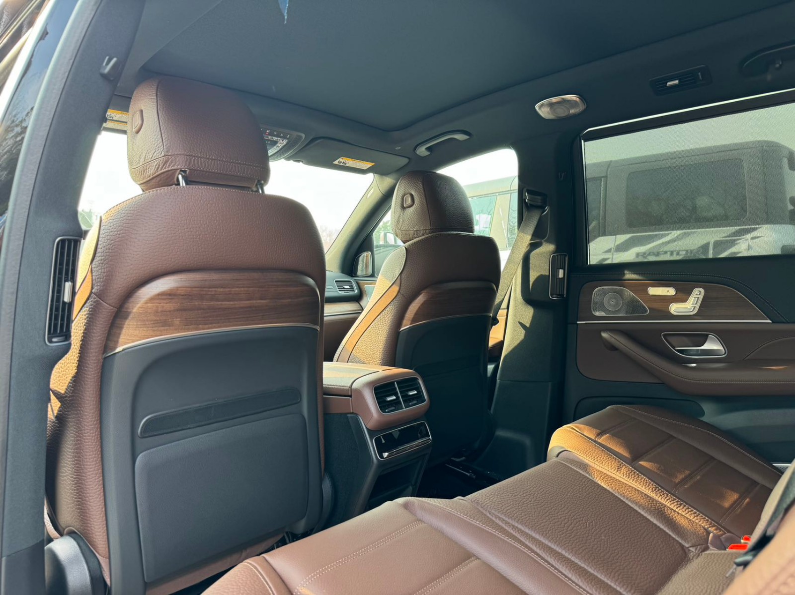 奔驰GLS墨版售价99万起 欢迎试乘试驾