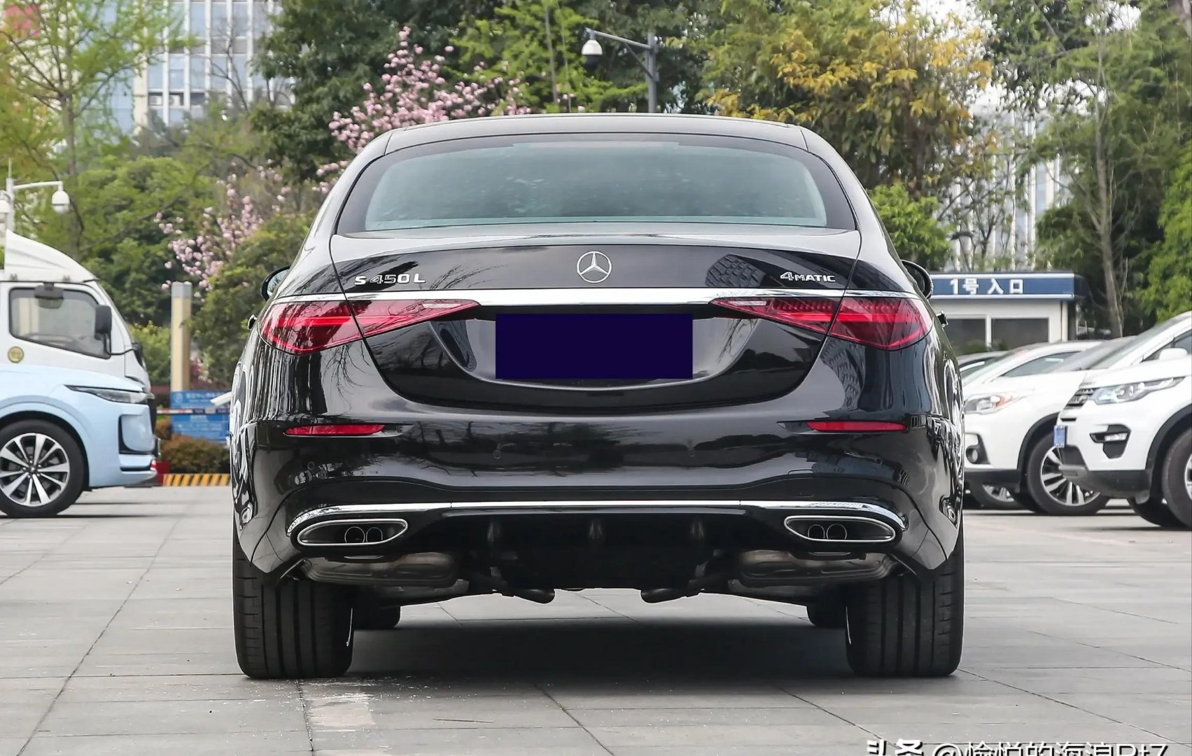 奔驰S级墨版降价6万