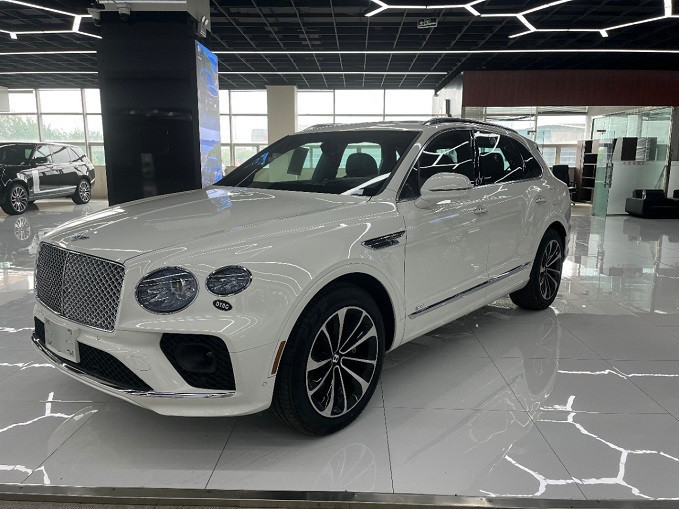 成都宾利添越团购钜惠73万 欢迎前来试驾