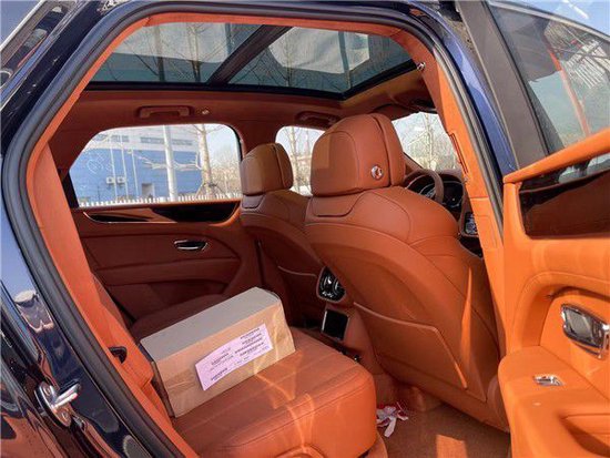 成都宾利添越团购钜惠73万 欢迎前来试驾