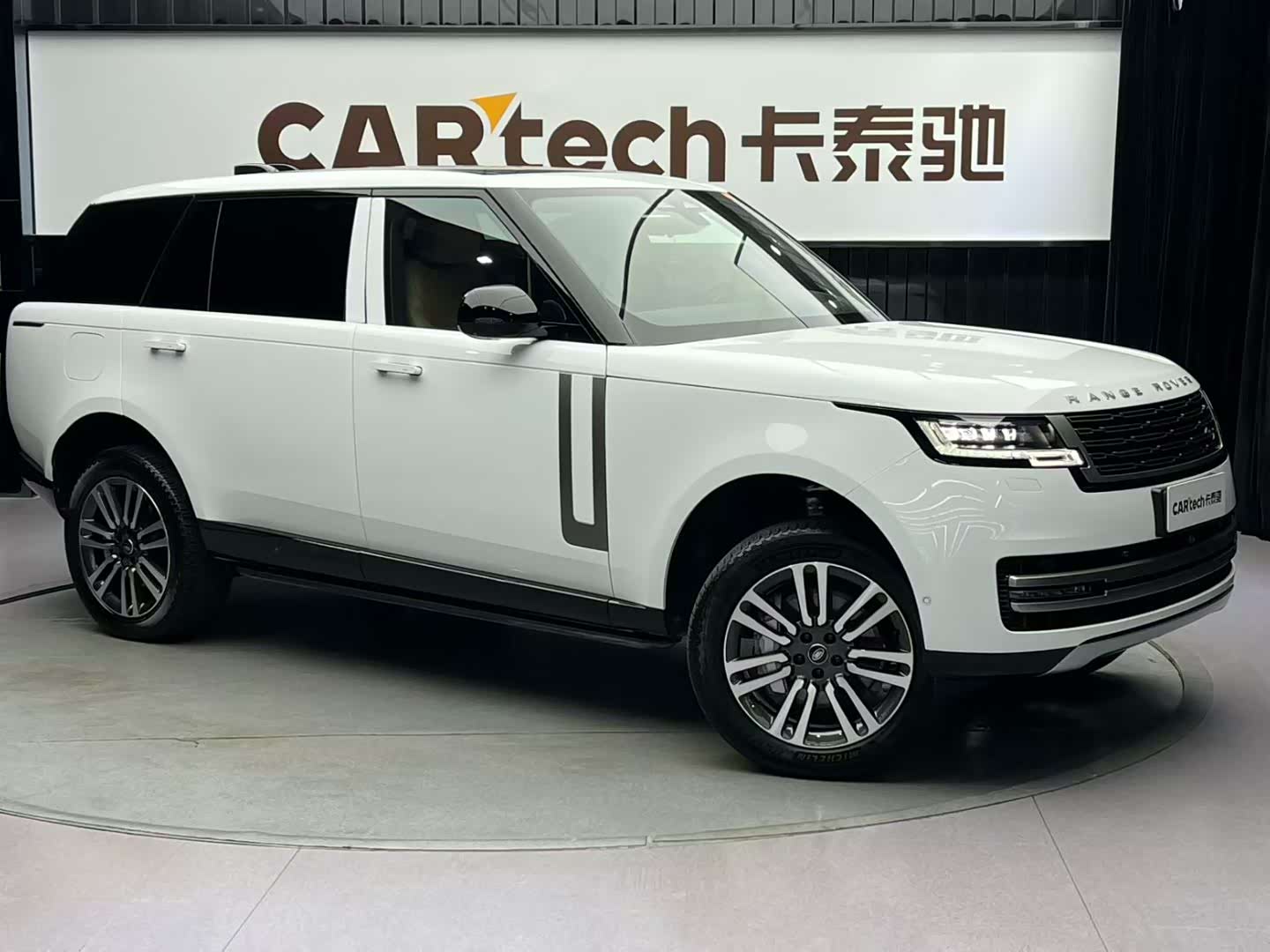 天津华夏安邦豪车揽胜价格优惠20万 欢迎前来试驾