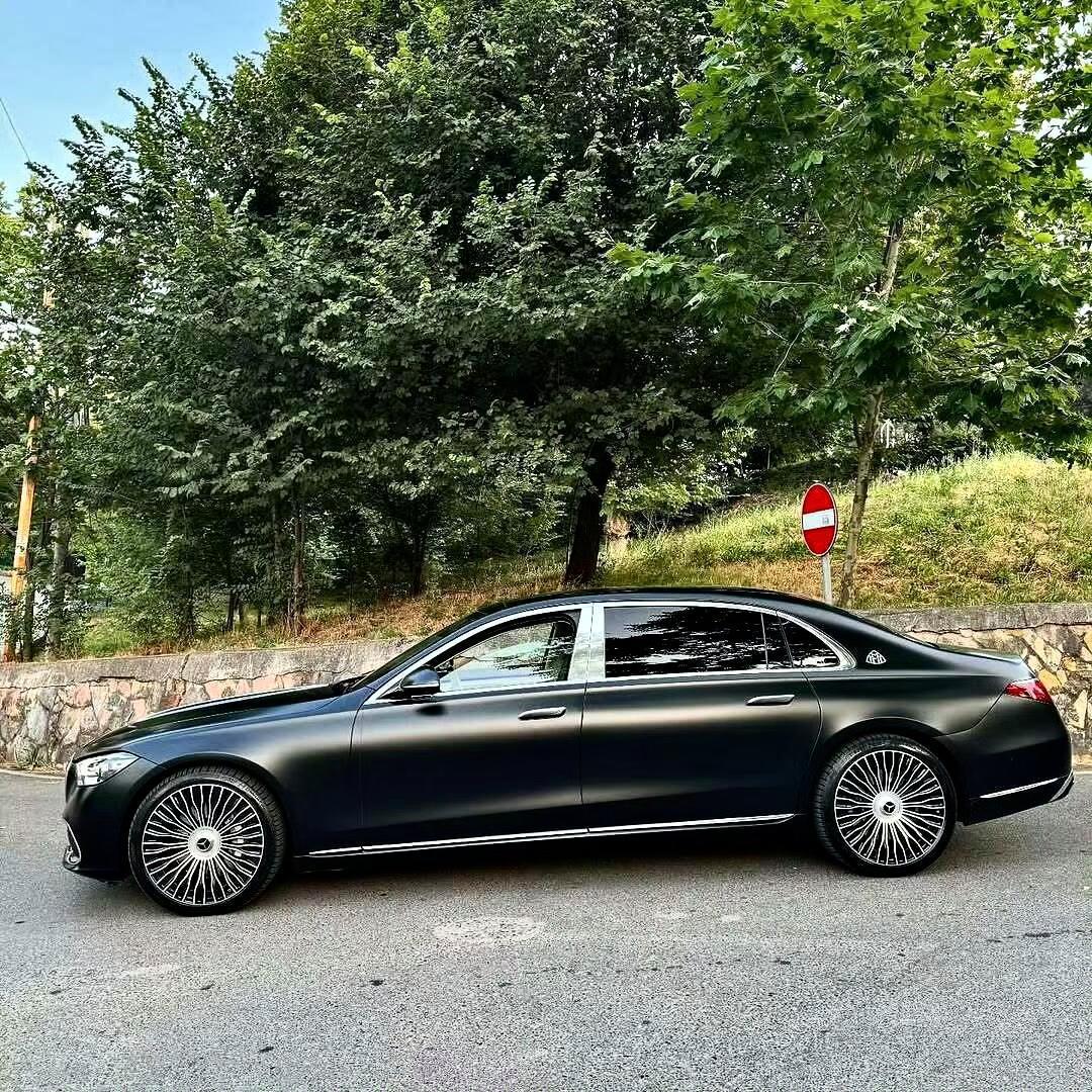 四座迈巴赫S580 高端行政价格触低价 展厅现车