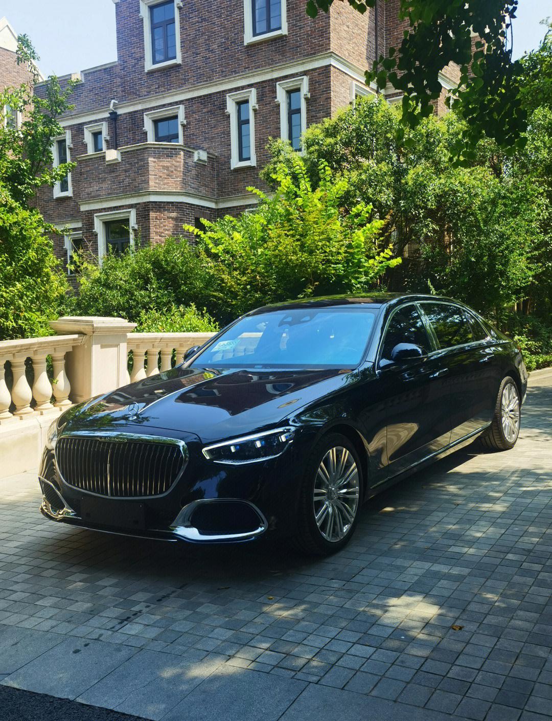 四座迈巴赫S580 高端行政价格触低价 展厅现车