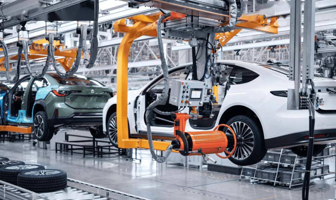 汽车产业实现跨越式发展