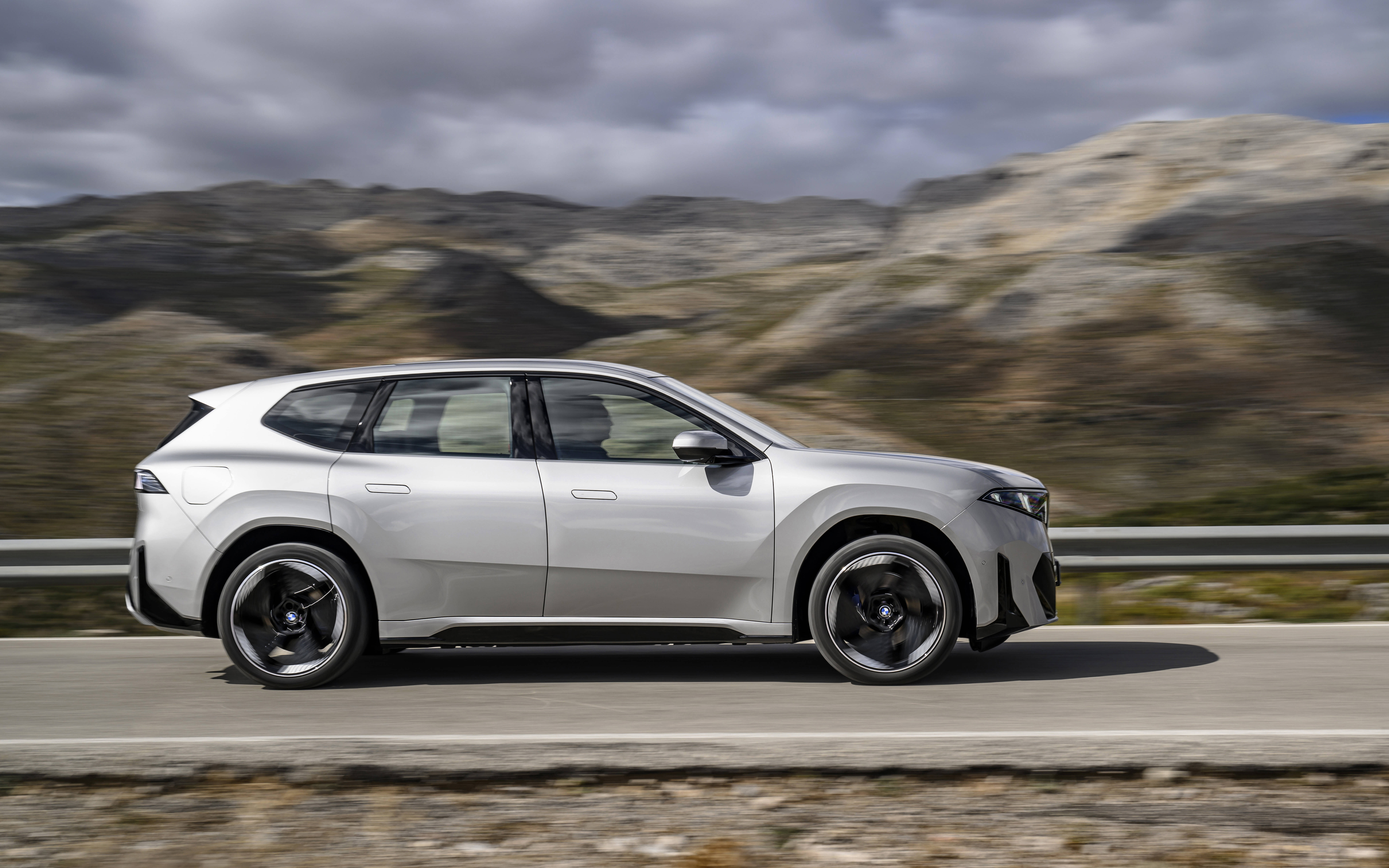 全新宝马iX3 M车型谍照曝光 搭载高性能电机