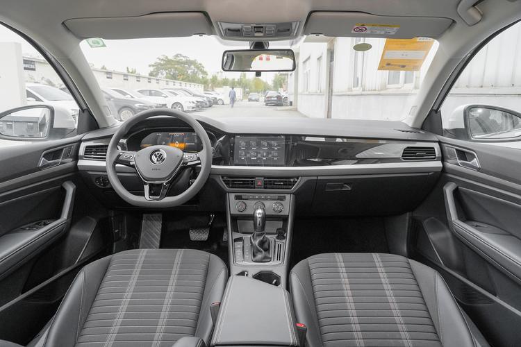 上汽大众朗逸Pro实车内饰图曝光