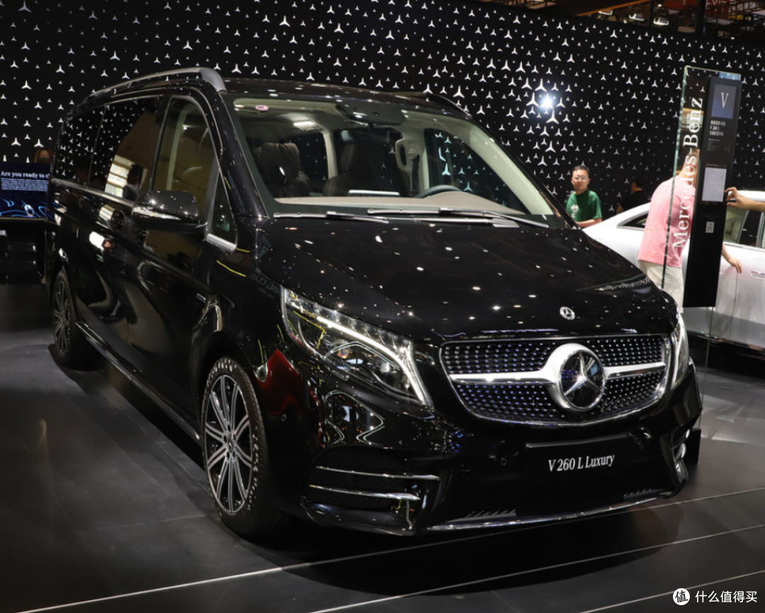 势不循常的移动“头等舱”——2024款奔驰V260L成就精英之旅