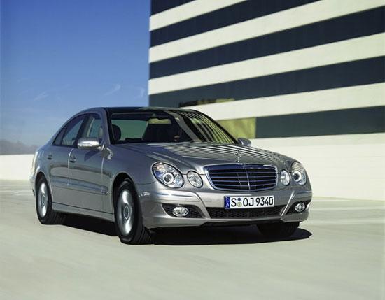 梅赛德斯-奔驰与Momenta深化合作，德国总理试乘体验点赞“中国速度”