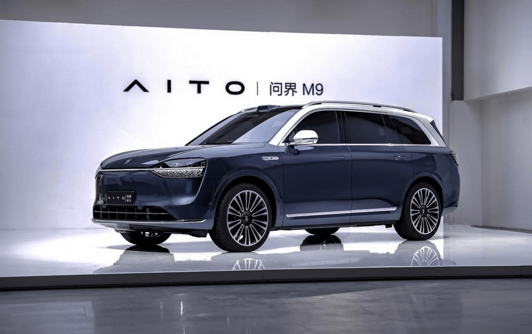 何利扬:该奖项属于 27 万问界 M9 车主以及合作伙伴