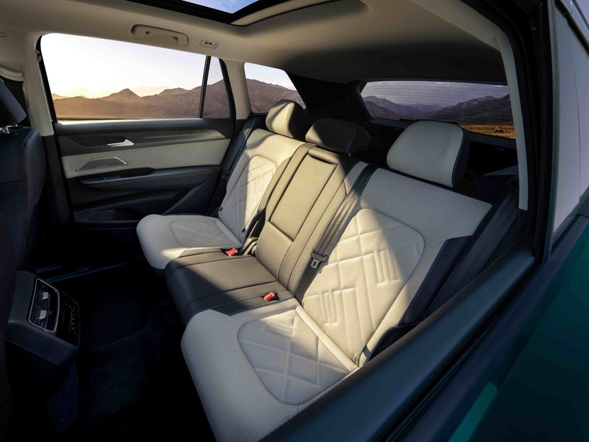 全新揽巡上市,空间超5米轴距近3米