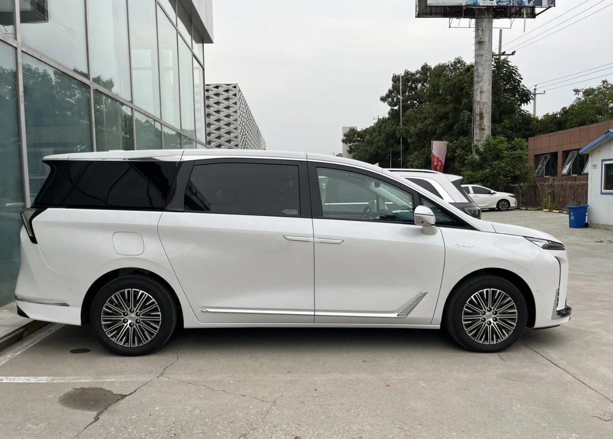 崇州别克GL8新能源最高降2.00万 最低仅售24.99万