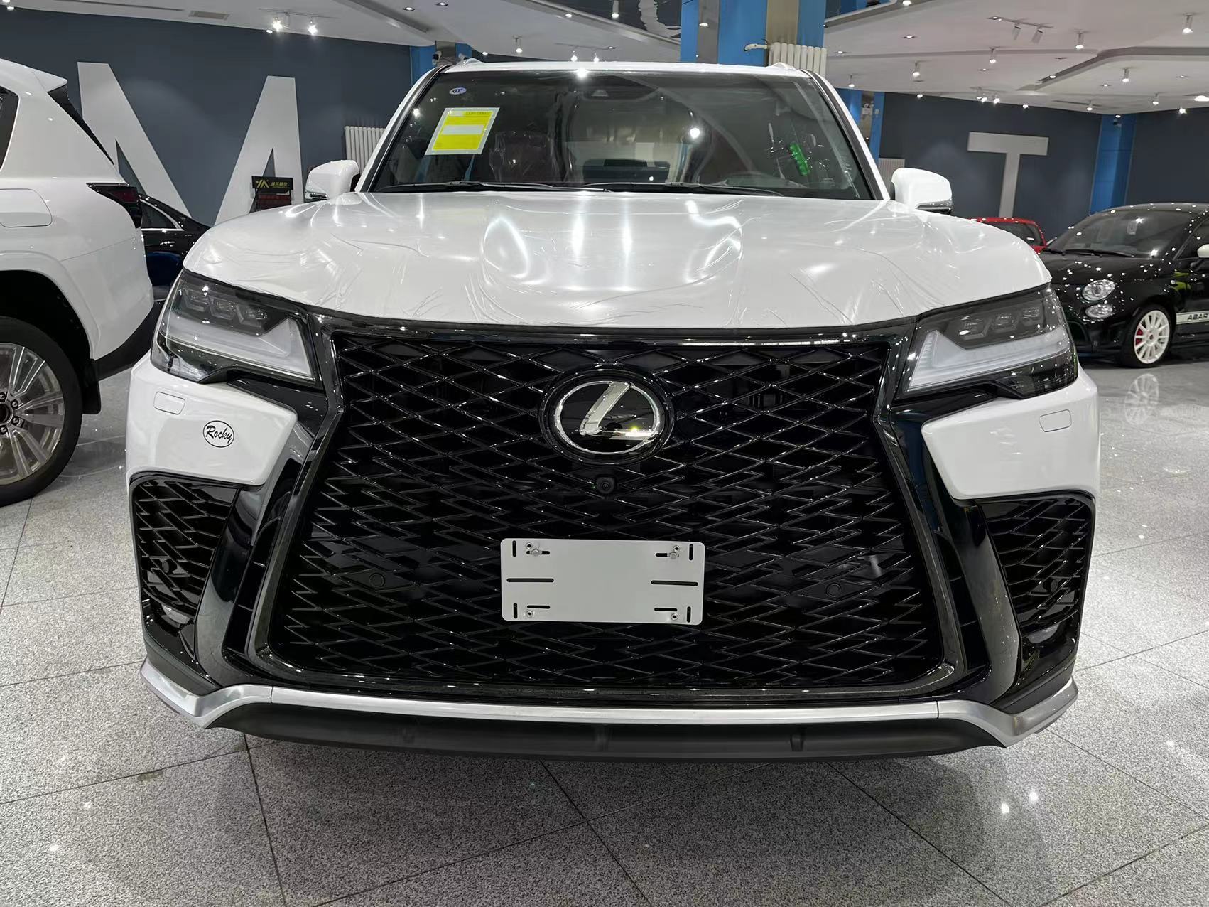 全新国六现车2024款雷克萨斯LX570标准版