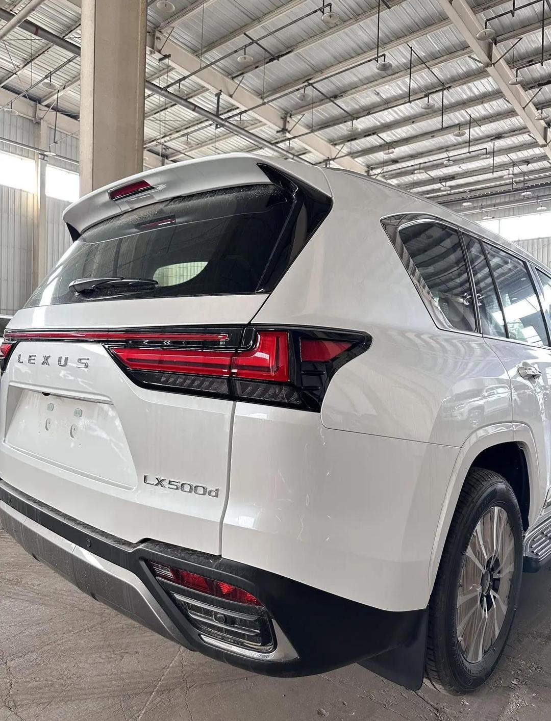成都雷克萨斯LX中东版最高降39万 欢迎上门试驾