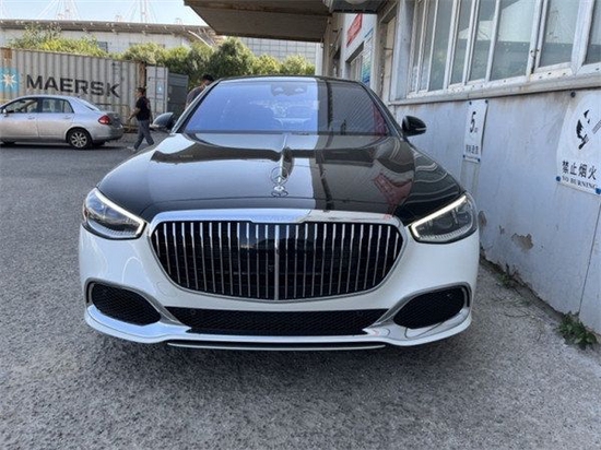 2022款迈巴赫S580价格展厅现车458万 购车送豪礼