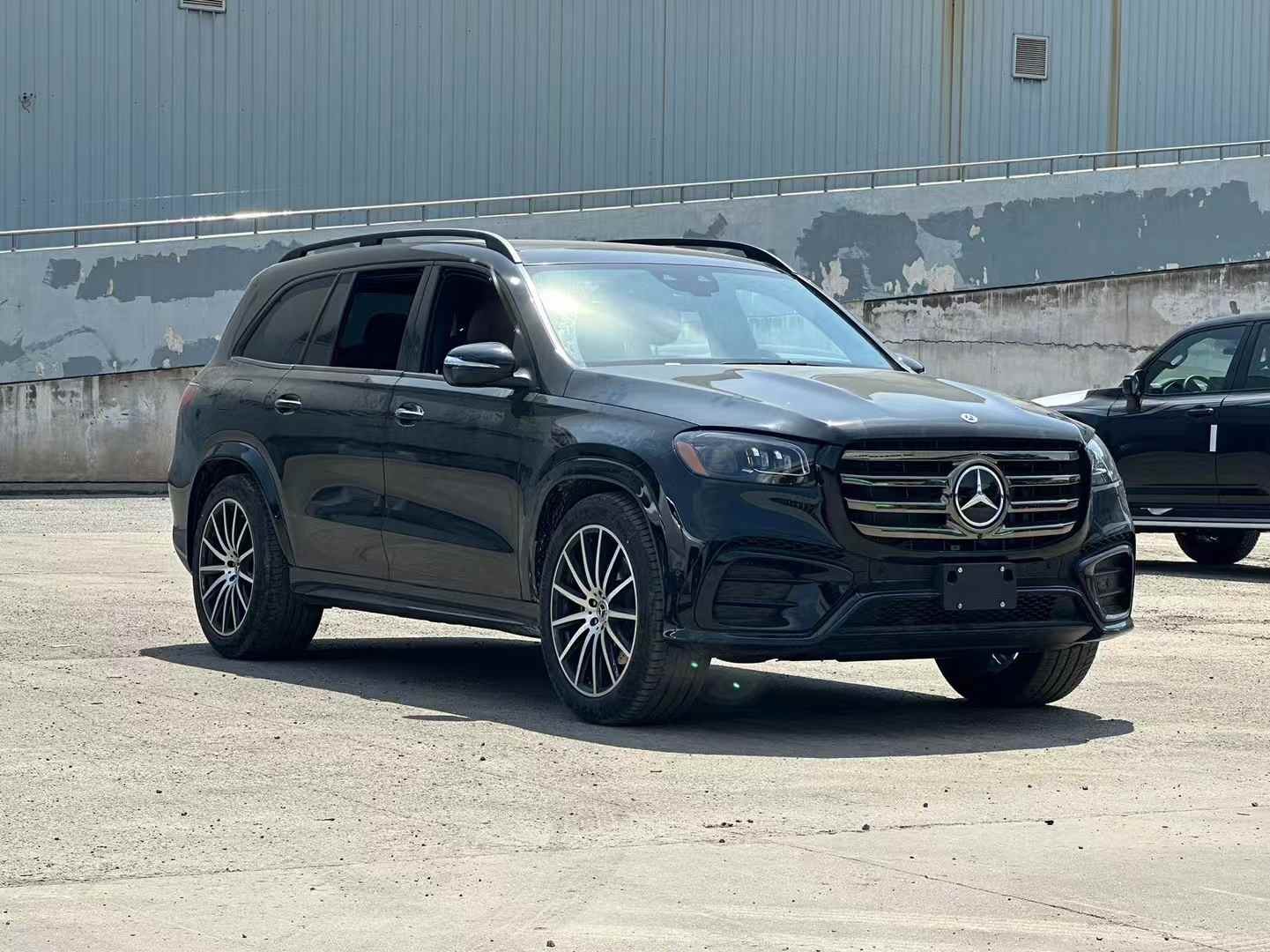 奔驰GLS加版最新报价106万起 欢迎前来试驾