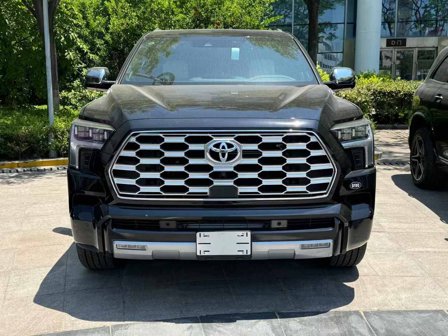 成都丰田红杉加版热销中 购车让利24万元