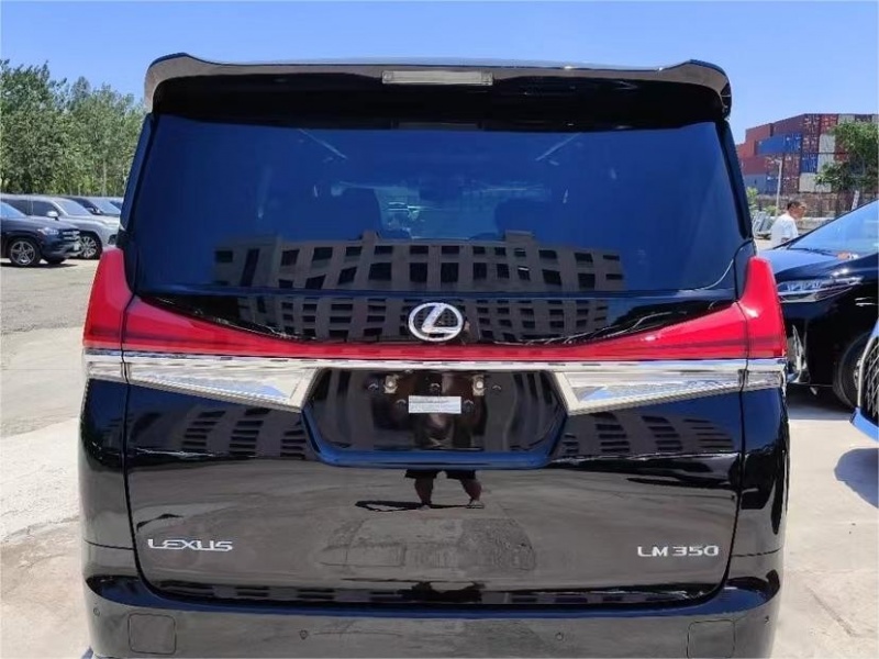 成都平行进口雷克萨斯LM亚洲版热销中 购车让利31万元