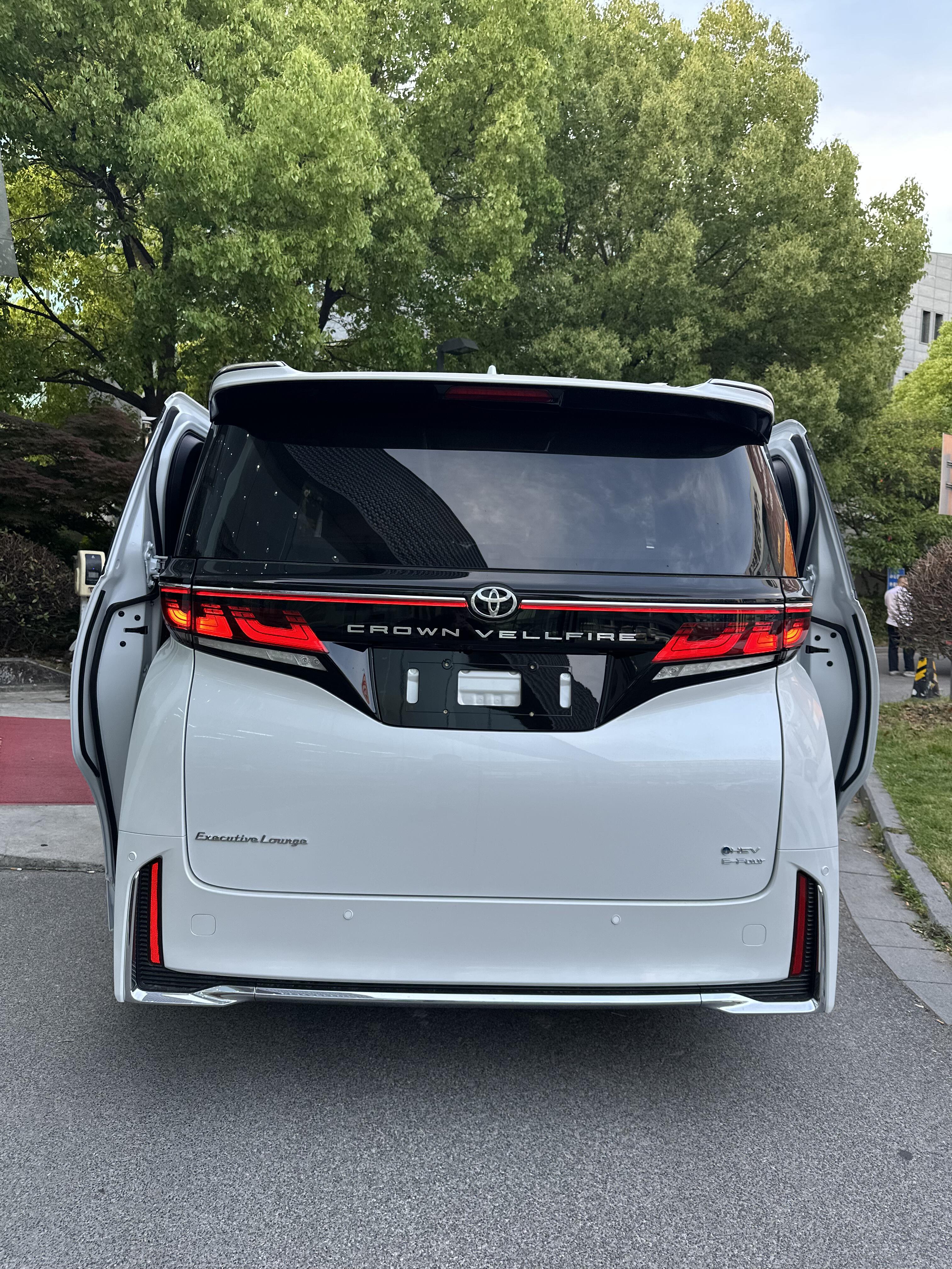 最新款进口威尔法到店体验