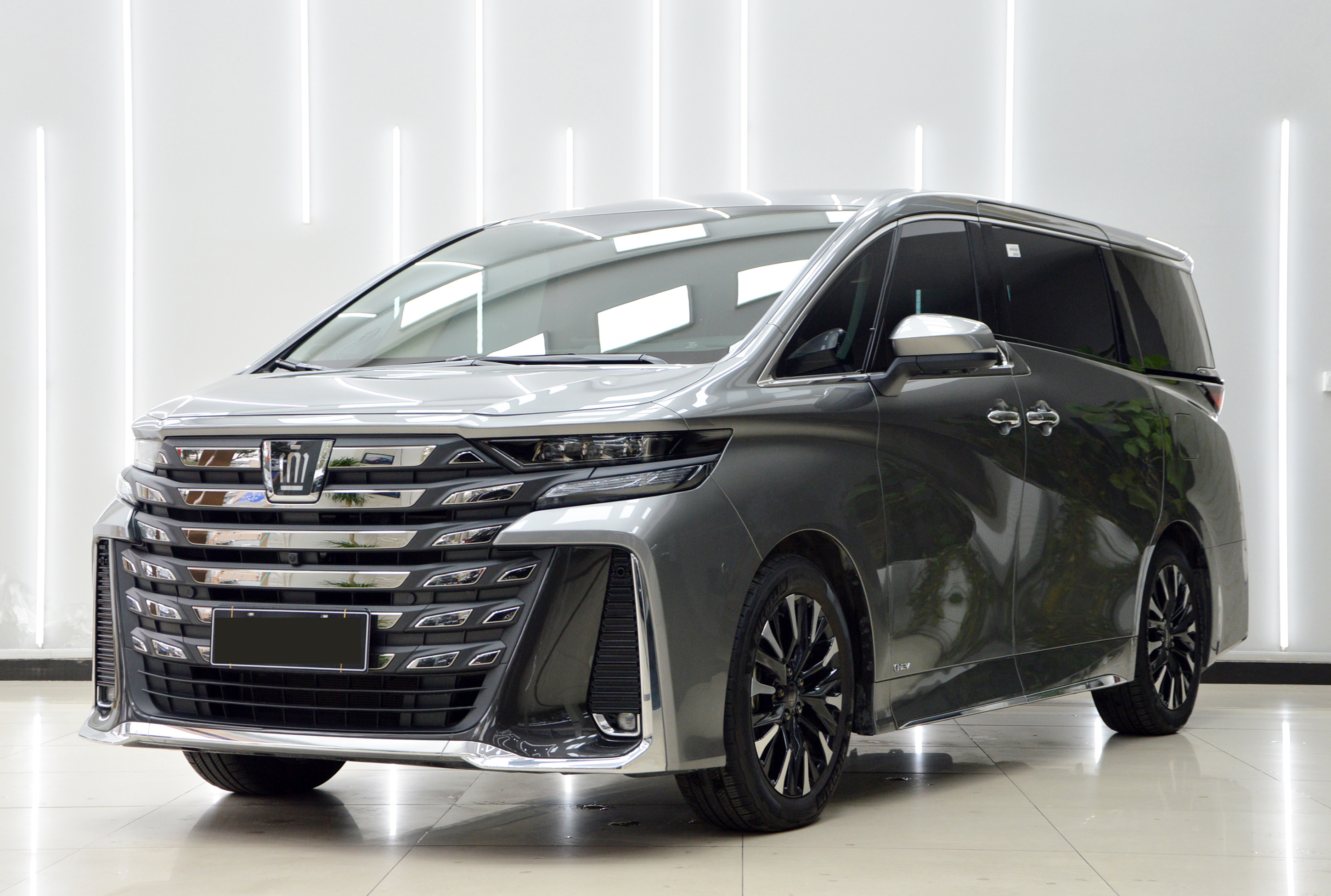 成都丰田埃尔法价格最低90万起售