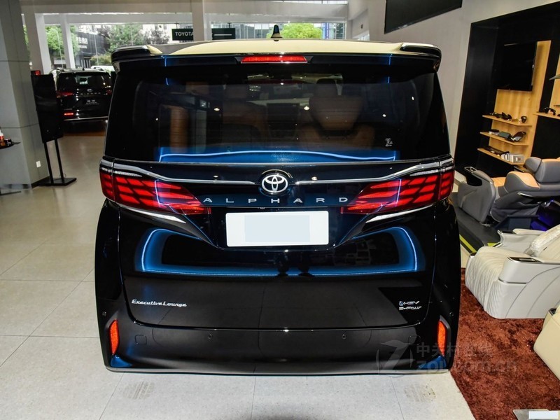 2024款丰田埃尔法 现车豪华配置介绍