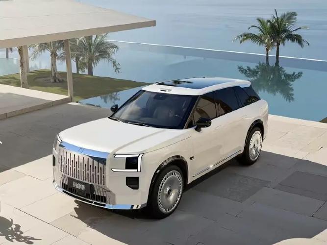 天津华夏安邦名车库里南价格最低626万起 欢迎前来试驾