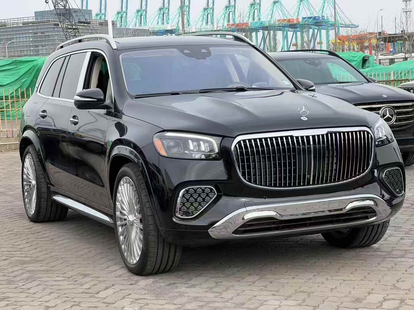成都迈巴赫GLS级墨版团购价格212万起 欢迎到店试驾