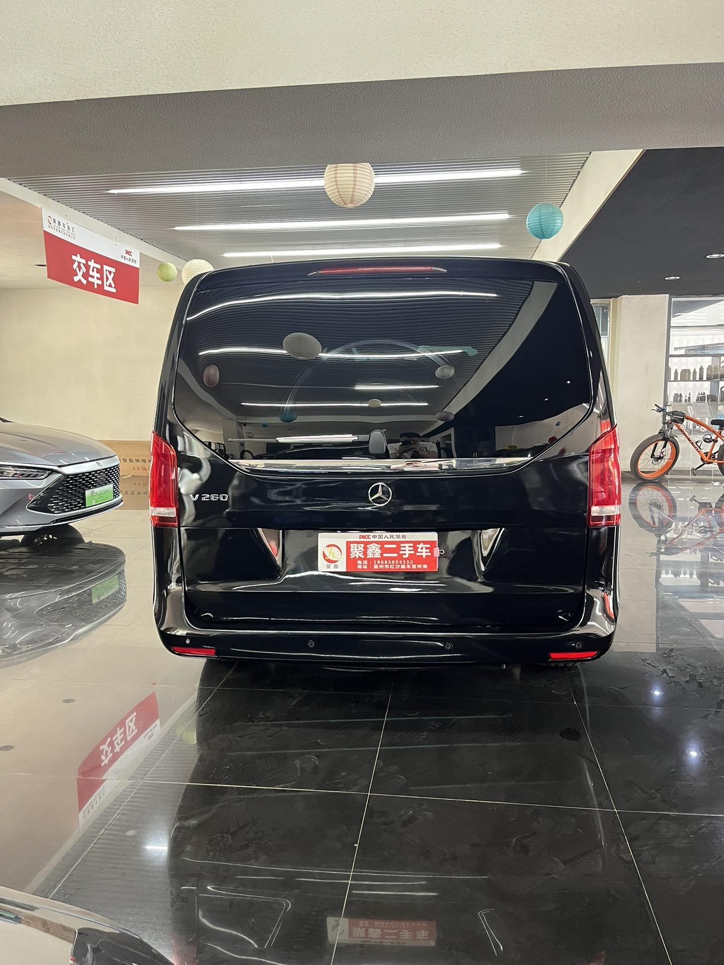 2021新款奔驰V260L商务车,傲旋大白鲨实拍体验测评