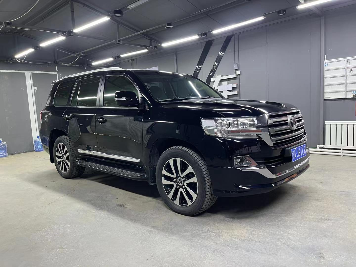 2025新款兰德酷路泽中东版团购优惠35.2万