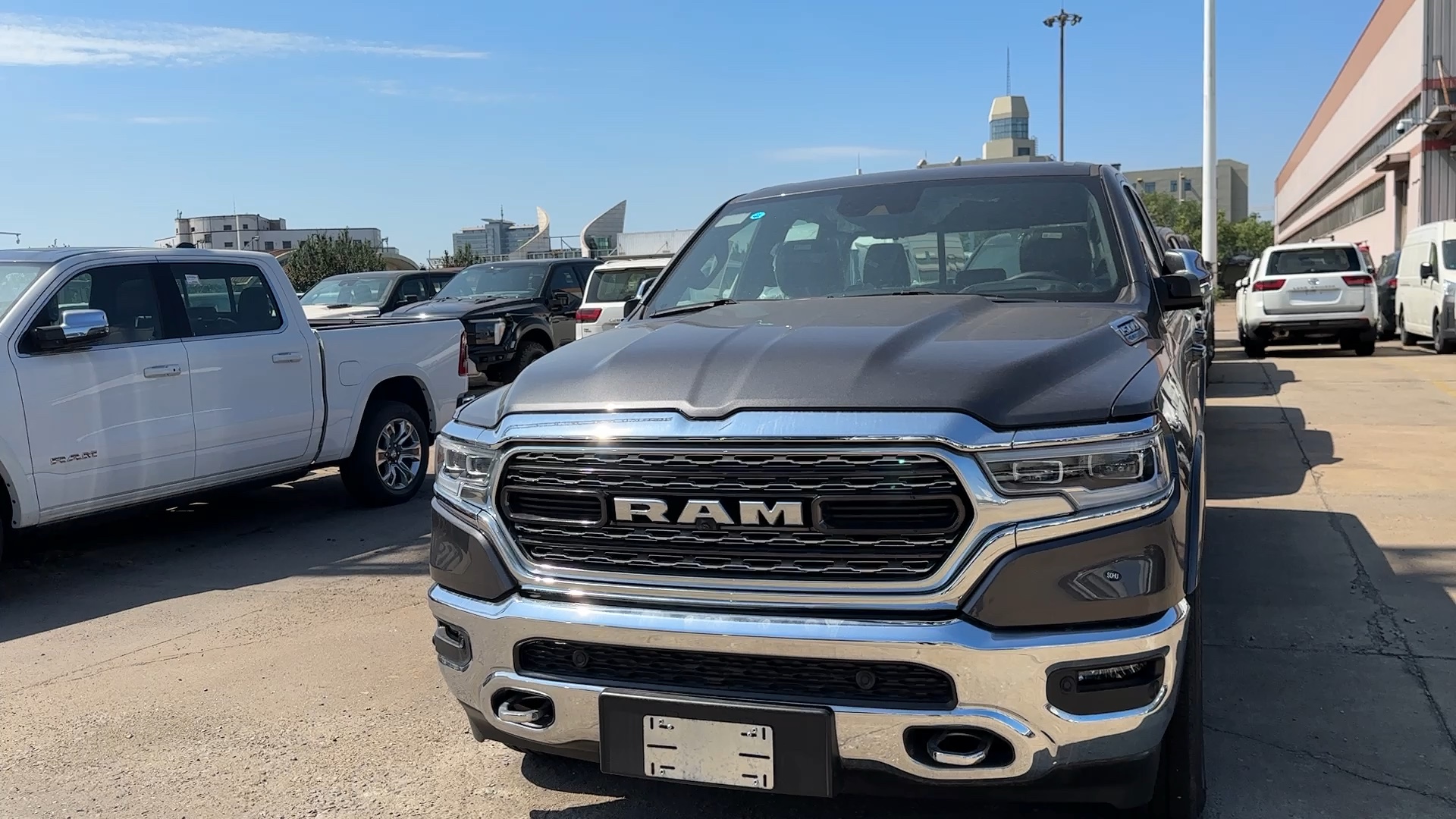 道奇公羊美版价格最低81万起 直降53万