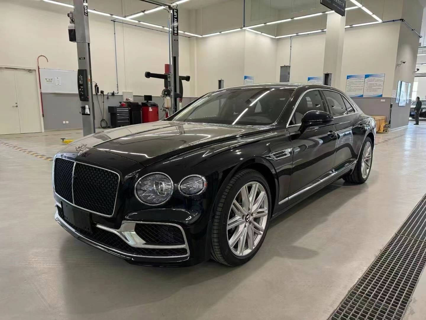 成都宾利飞驰降价促销 购车最高优惠30万