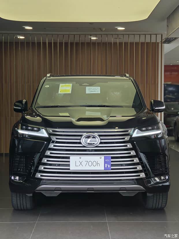 雷克萨斯LX墨版优惠40万 欢迎前来试驾