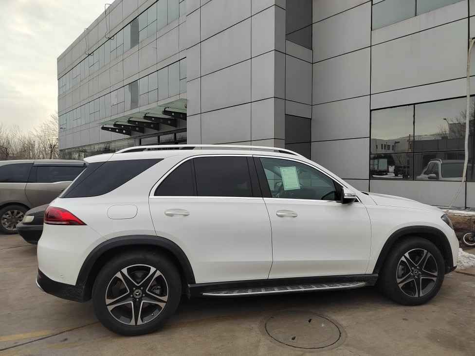 奔驰GLE墨版价格最高优惠27万 欢迎到店试驾