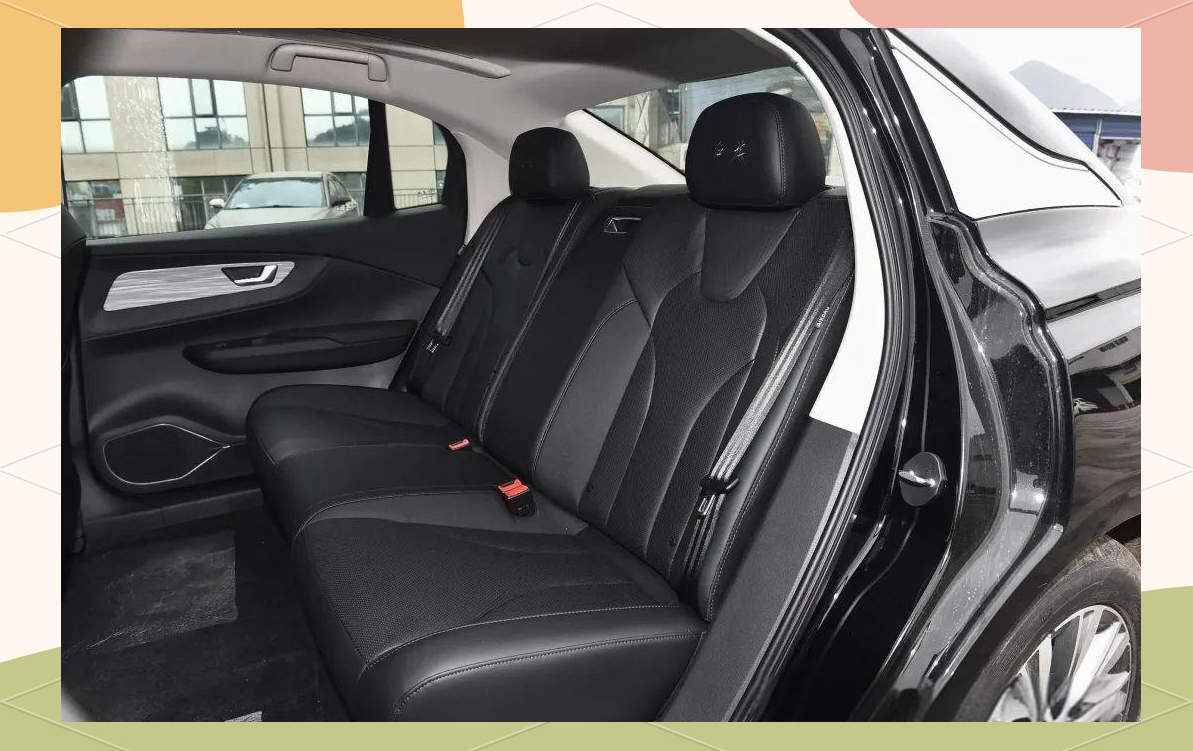 青白江红旗E-QM5优惠高达5.00万 最低仅售7.18万