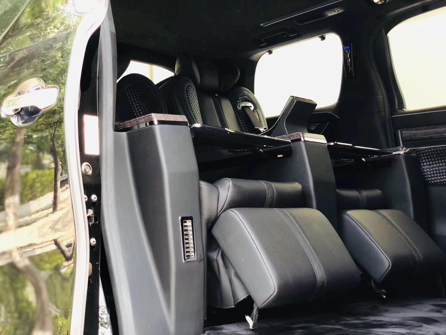 成都平行进口丰田埃尔法亚洲版降价促销中 直降16万