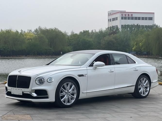 2024飞驰价格最低300万起售 欢迎试乘试驾