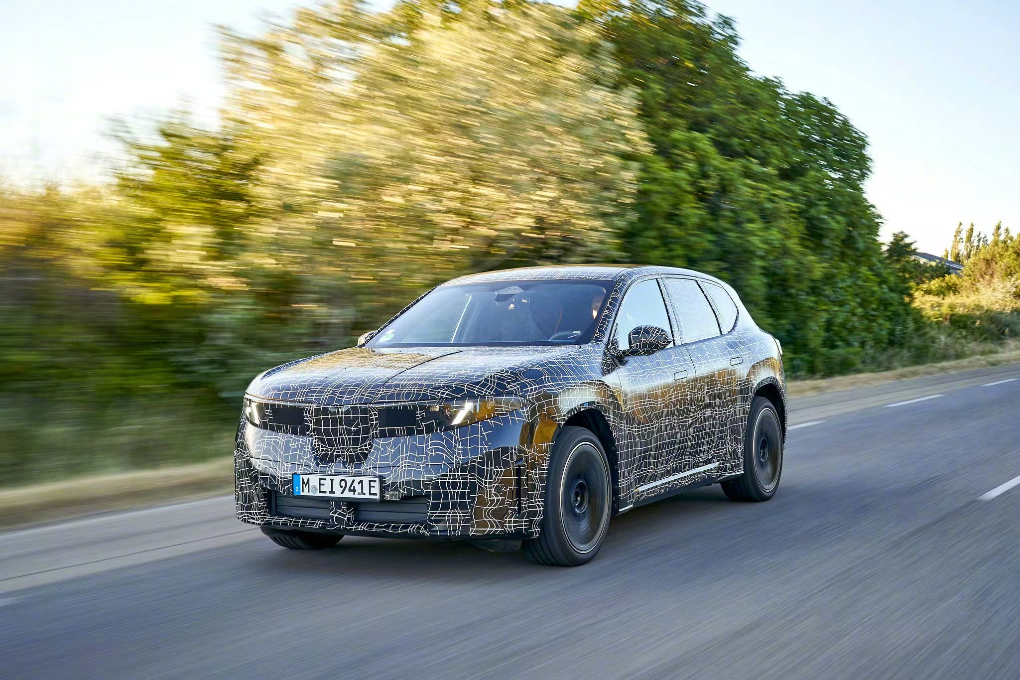 宝马携手Momenta 明年国产iX3将搭全场景领航驾驶辅助